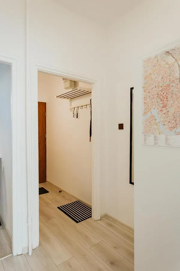 Charming Apt Old Town & Jewish District, Quiet Neighborhood Krakow Poland