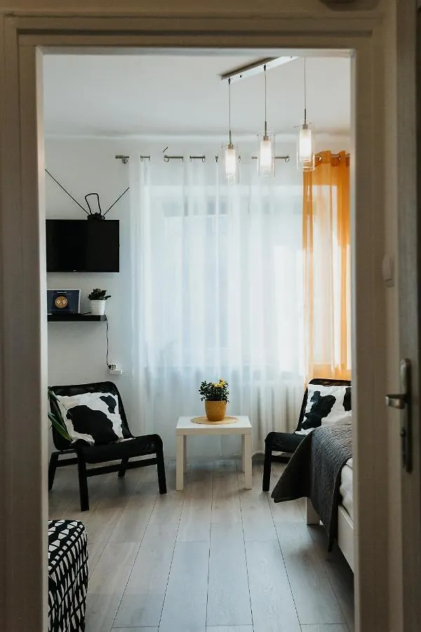 קרקוב Charming Apt Old Town & Jewish District, Quiet Neighborhood 0*,